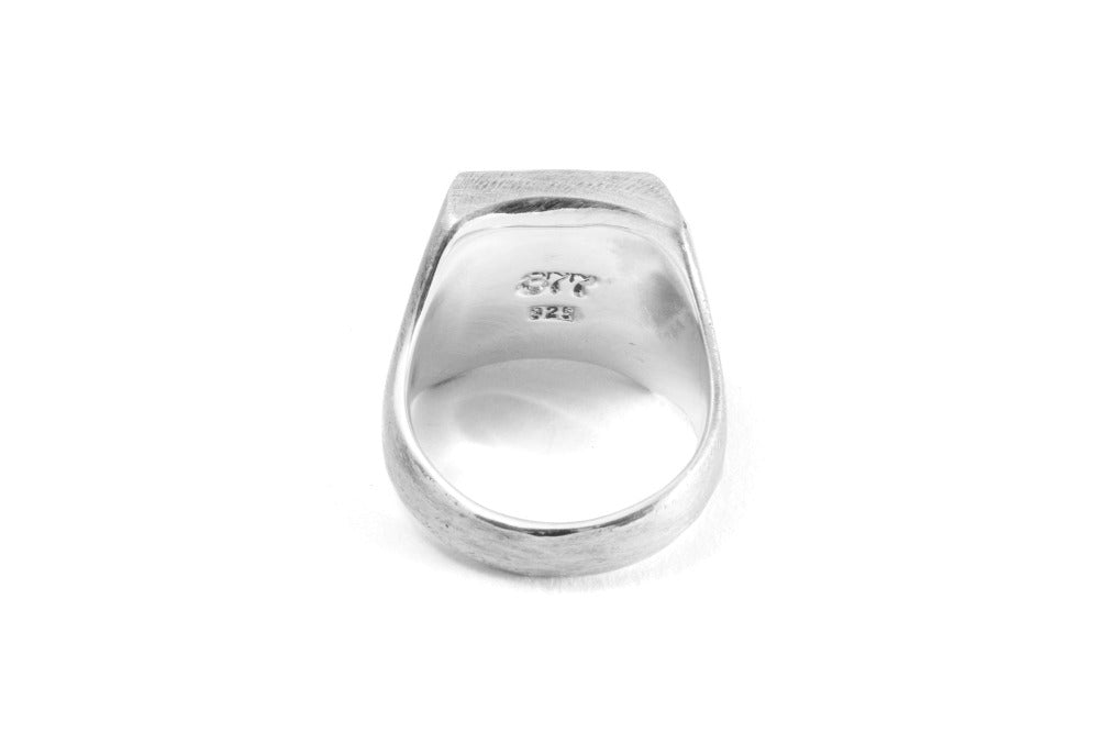 047 - Signet Ring engraved Onyx– 877 Workshop