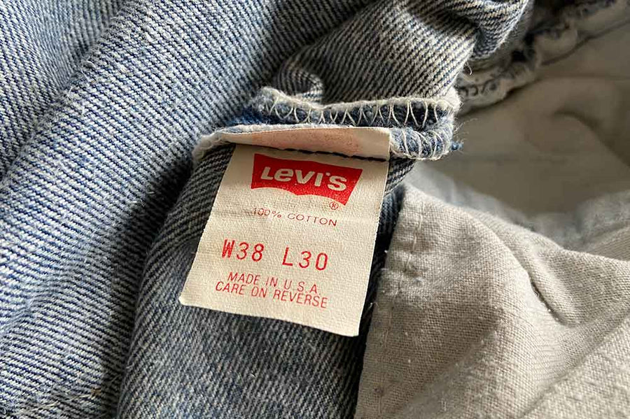 #600 Vintage Levi’s 501 - W36 L26 - Made in USA - 1990’s (#08)