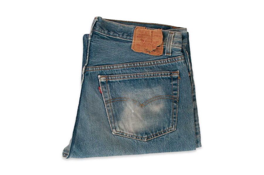 #600 Vintage Levi’s 501 - W36 L26 - Made in USA - 1990’s (#08)