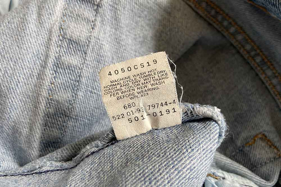 #600 Vintage Levi’s 501 - W35 L28 - Made in USA - 1980s (#09)