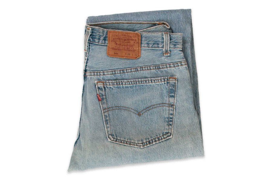 #600 Vintage Levi’s 501 - W35 L28 - Made in USA - 1980s (#09)