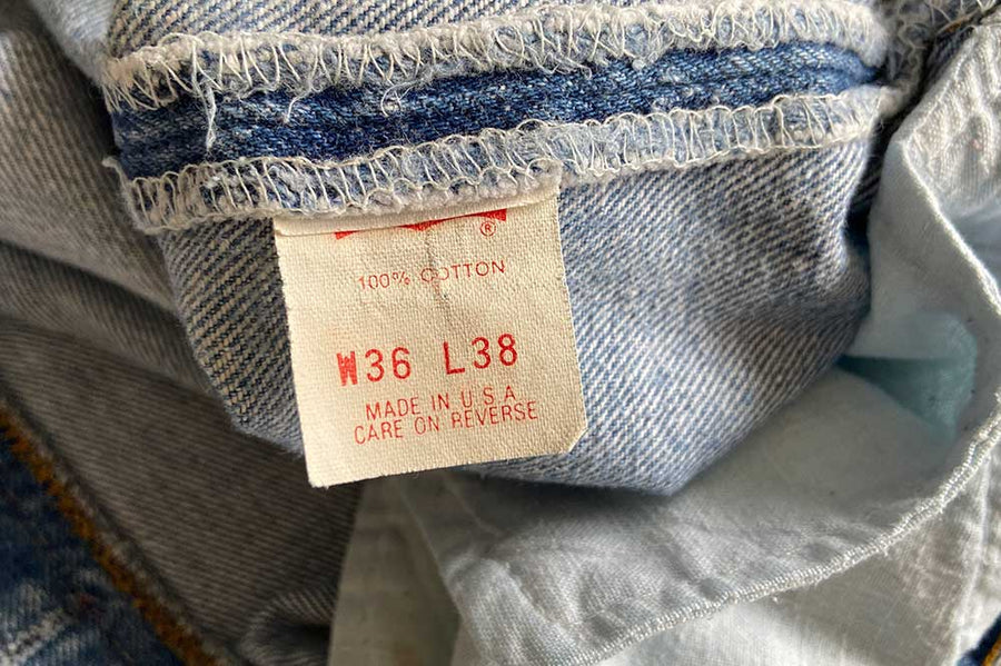 #600 Vintage Levi’s 501 - W34 L33 - Made in USA - 1990’s (#10)