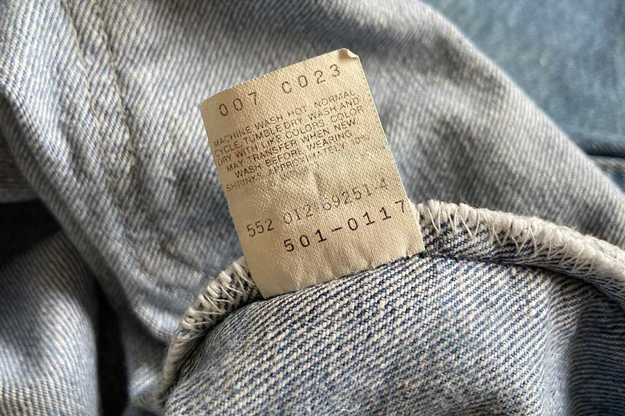 #600 Vintage Levi’s 501 - W34 L33 - Made in USA - 1990’s (#10)