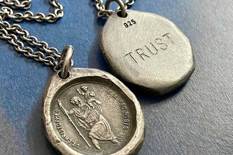 #068 - Necklace St. Christopher - seal
