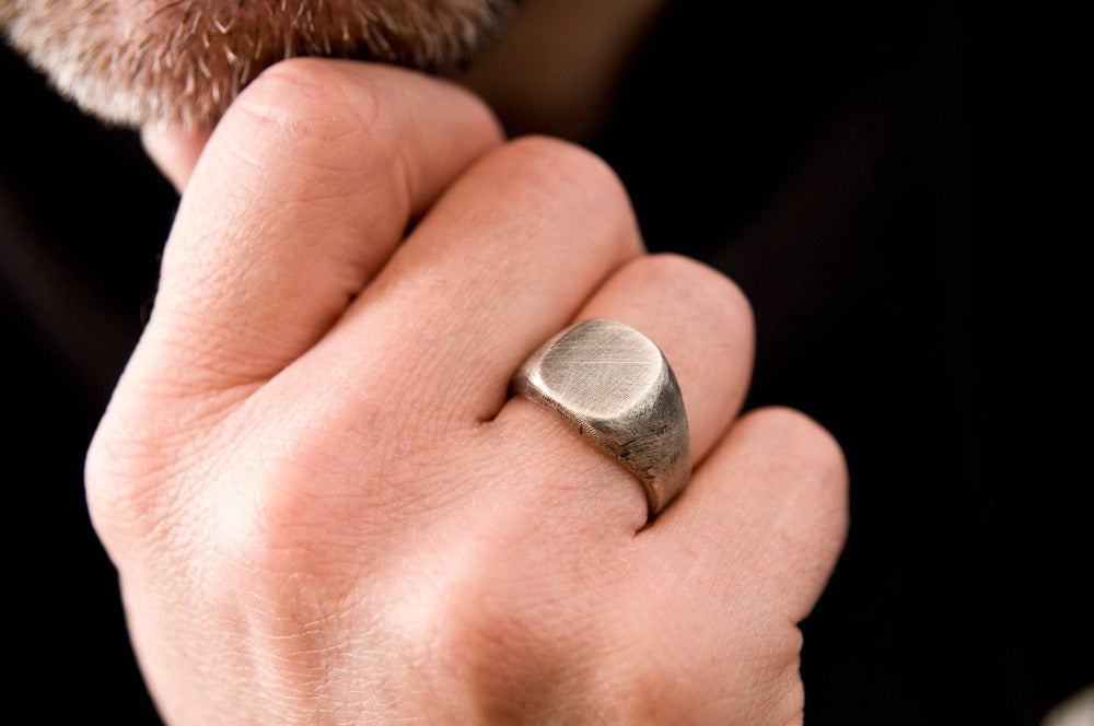 021 - Signet Ring Oval– 877 Workshop