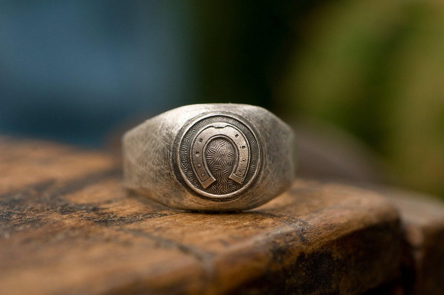 #021 - Signet Ring Horseshoe - 877 Workshop