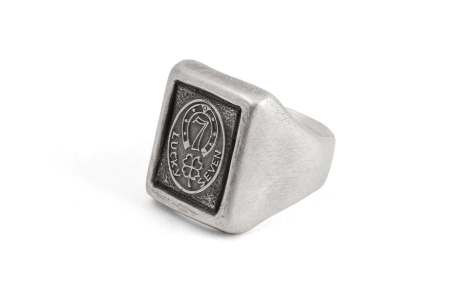 #030 - Signet Ring Lucky Seven - 877 Workshop