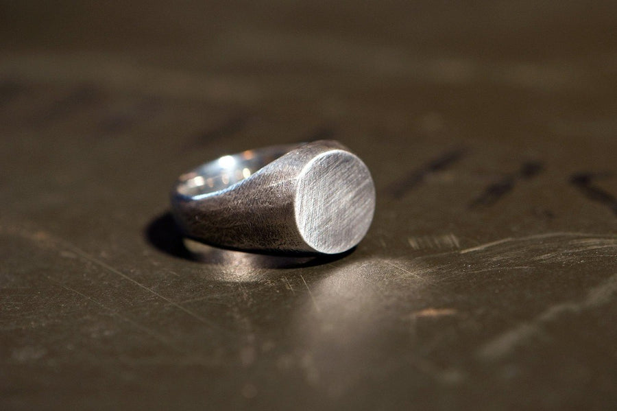 #005 - Signet Ring Circle - 877 Workshop